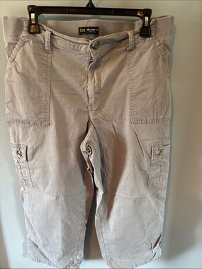 Lee Women's Light Beige Cargo Capris